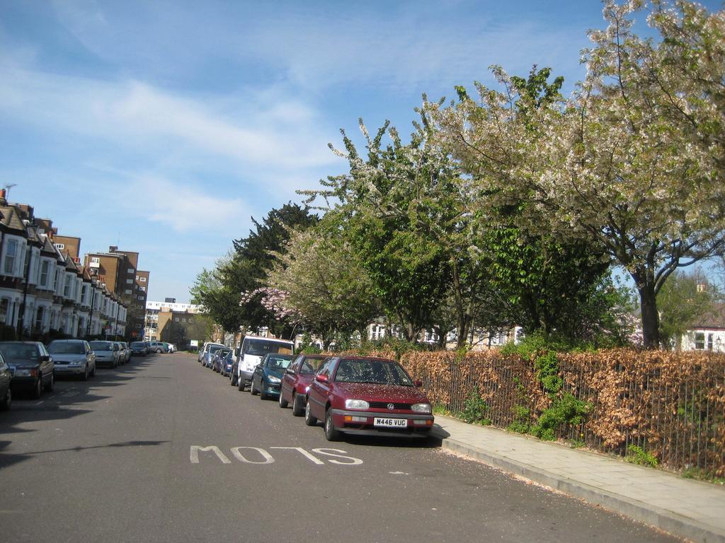 Holmewood Homestay London Exterior photo