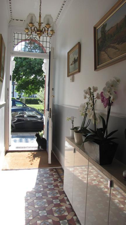 Holmewood Homestay London Exterior photo